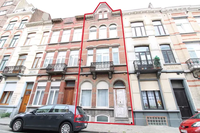 Huis te koop in Schaerbeek – 1/9