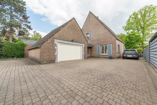 Huis te koop in Aartselaar – 1/10