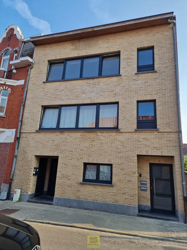 Appartementsgebouw à vendre à Vlezenbeek – 1/10