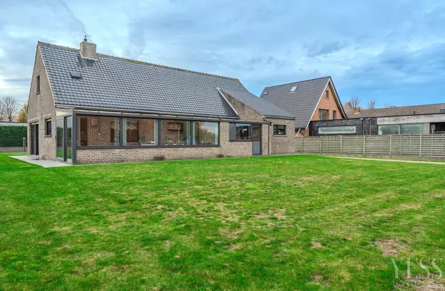 Villa te koop in Jabbeke Zerkegem – 1/10