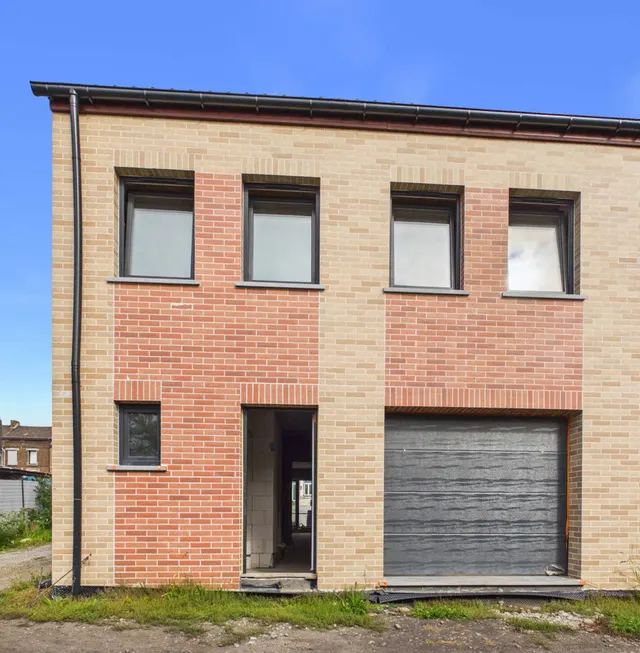 Maison à vendre à Gilly – 1/8