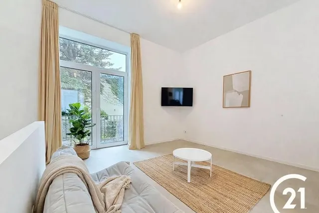 Appartement te koop in Yvoir – 1/10