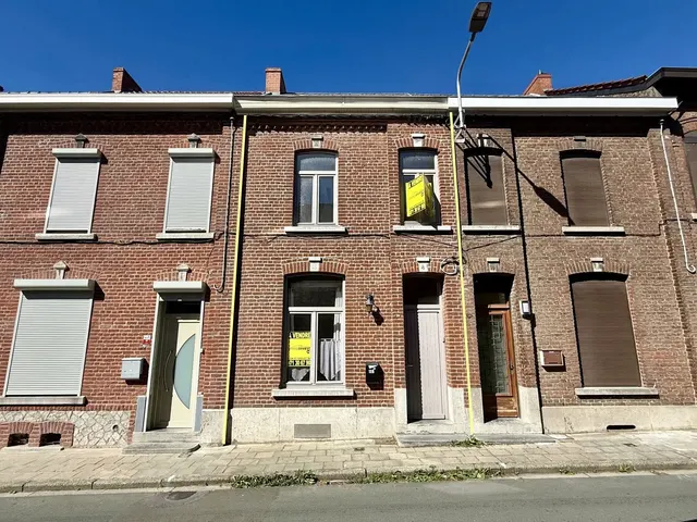 Huis te koop in Erquelinnes – 1/10