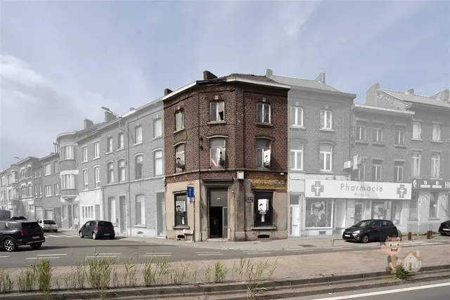 Huis te koop in Charleroi – 1/10