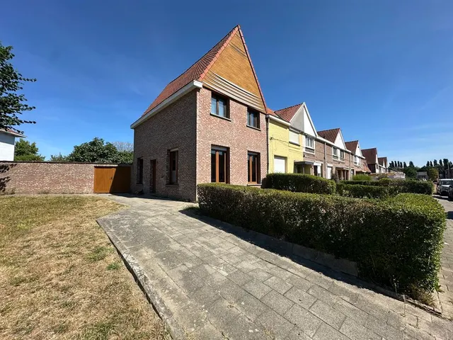 Huis te koop in Hemiksem – 1/10