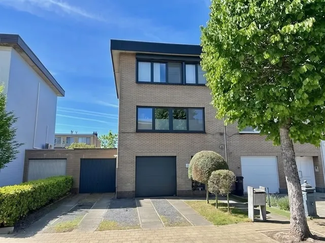 Maison à vendre à Hoevenen – 1/10
