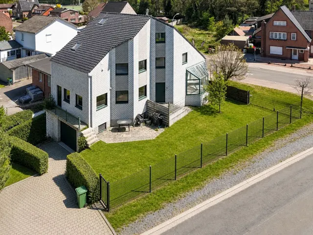 Huis te koop in Oudsbergen – 1/10