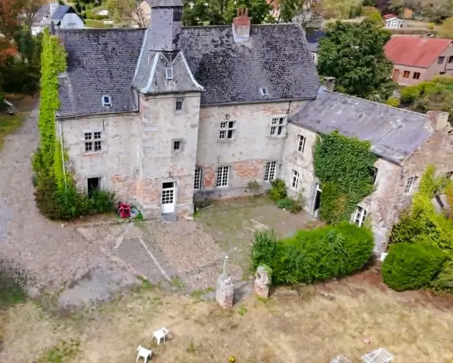 Château à vendre à Ham-sur-Heure-Nalinnes – 1/10