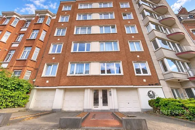 Appartement te koop in Schaerbeek – 1/7
