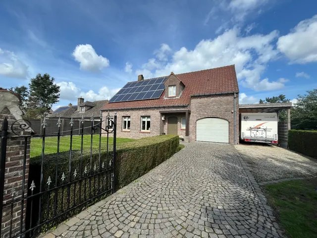 Villa te koop in Sijsele – 1/10
