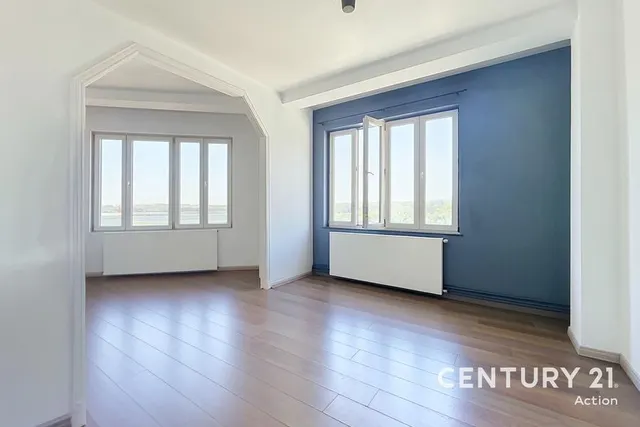 Appartement te koop in Schaerbeek – 1/10