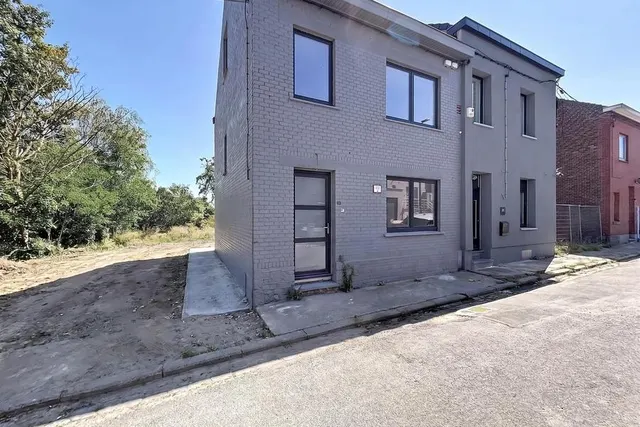 Huis te koop in Dampremy – 1/4