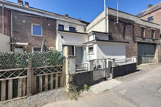 House for sale in Châtelet – 1/4