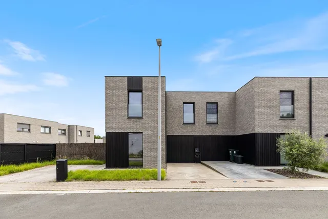 Huis te koop in Rollegem – 1/10