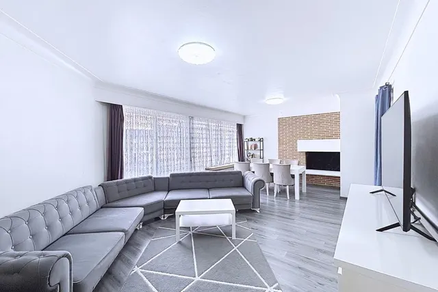 Appartement te koop in Schaerbeek – 1/8