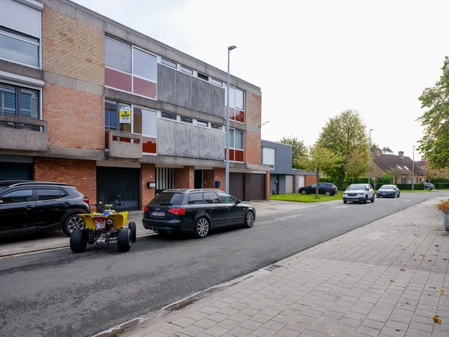 Bel-etage à vendre à Sint-Kruis – 1/25