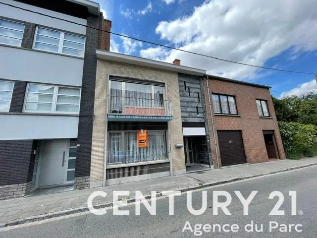 Huis te koop in Leuze-En-Hainaut – 1/4