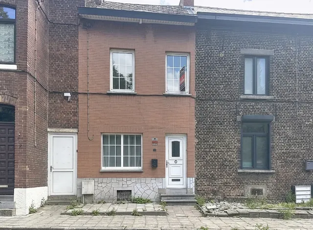 Huis te koop in Lodelinsart – 1/10
