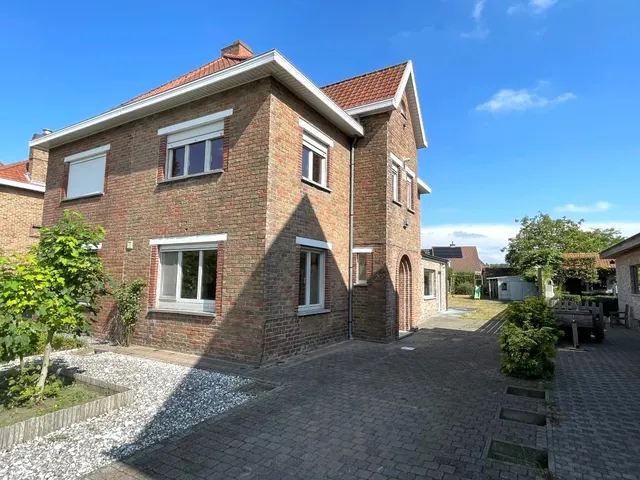Huis te koop in Sint-Kruis – 1/10