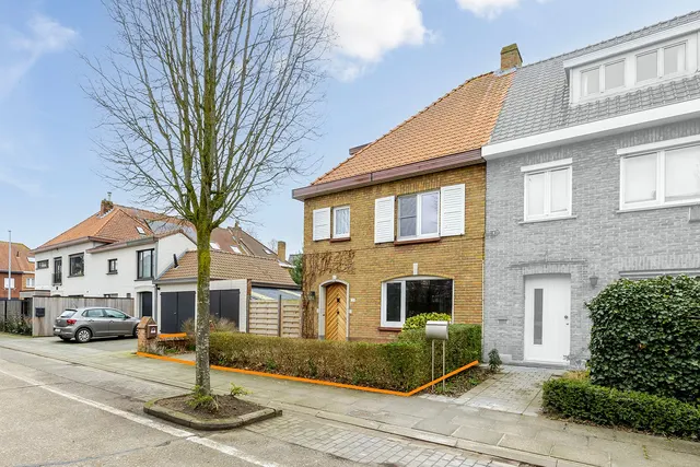 Huis te koop in Sint-Kruis – 1/10