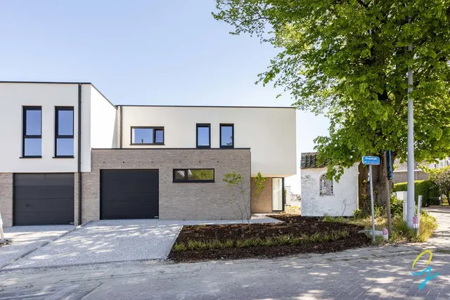 Huis te koop in Wichelen – 1/10