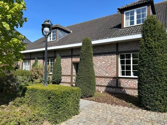 Villa te koop in Roeselare – 1/10
