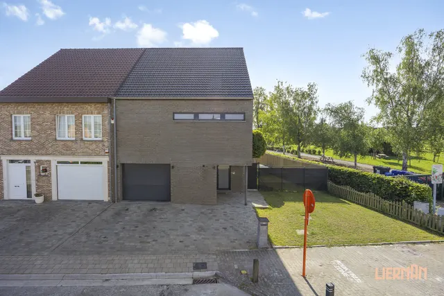 Huis te koop in Denderleeuw – 1/10