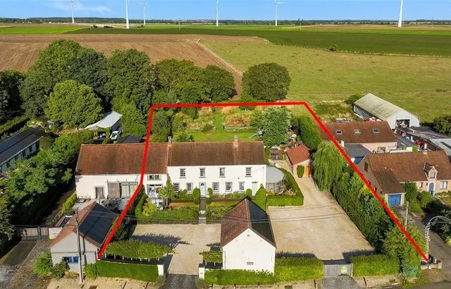Huis te koop in Rosseignies – 1/4