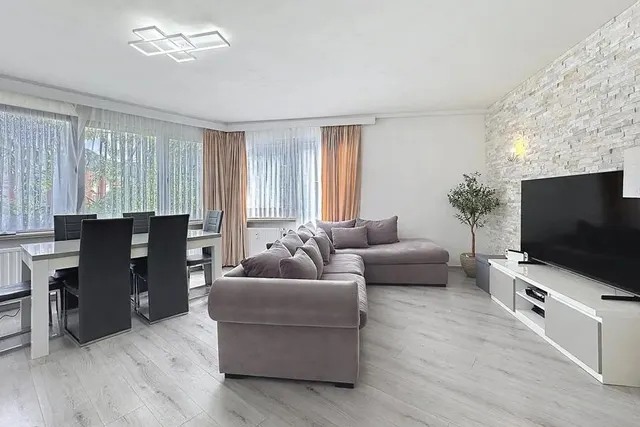 Appartement te koop in Jette – 1/4