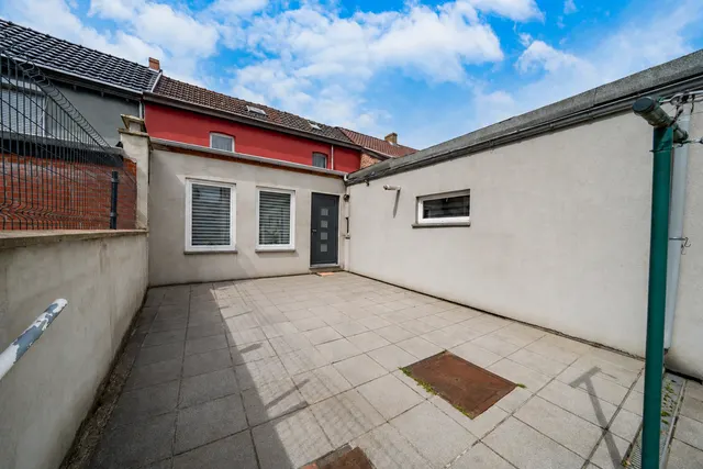 Huis te koop in Monceau-sur-Sambre – 1/10