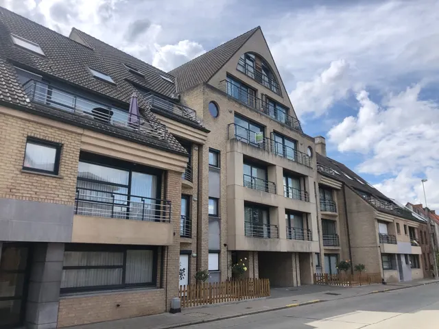 Appartement te koop in Roeselare – 1/9