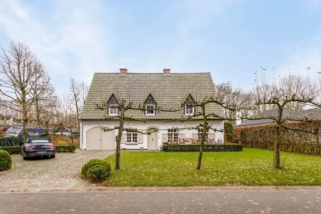 Villa te koop in Destelbergen – 1/10