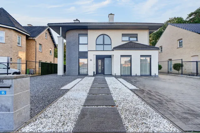 Huis à vendre à Maasmechelen – 1/10