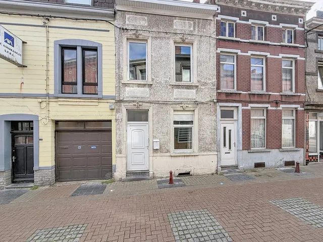Maison à vendre à Charleroi – 1/8