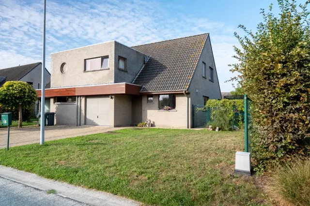 Huis te koop in Lochristi – 1/10