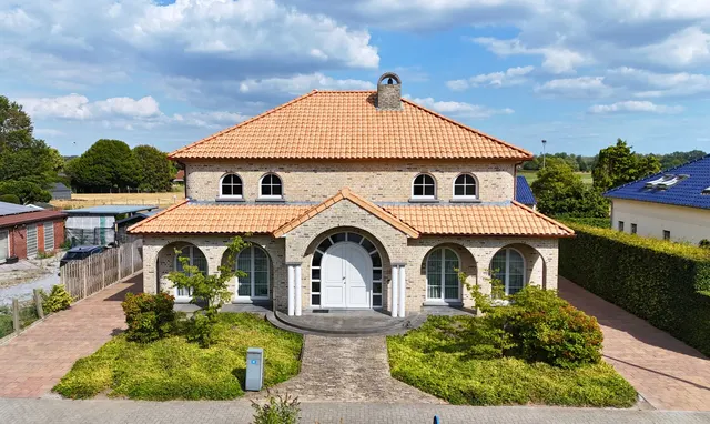 Villa à vendre à Leut – 1/10