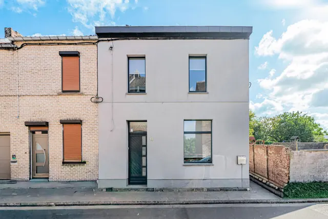 Huis te koop in Trazegnies – 1/10