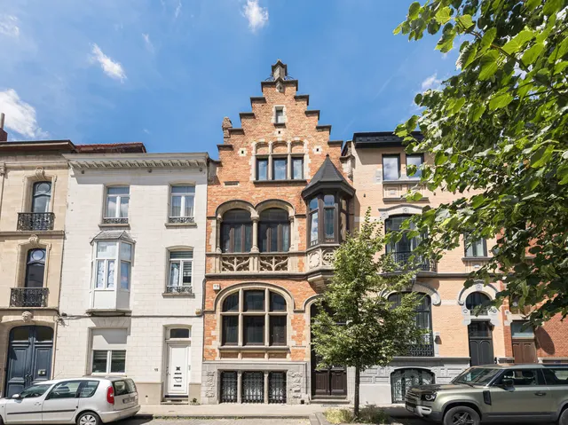 Huis te koop in Etterbeek – 1/10