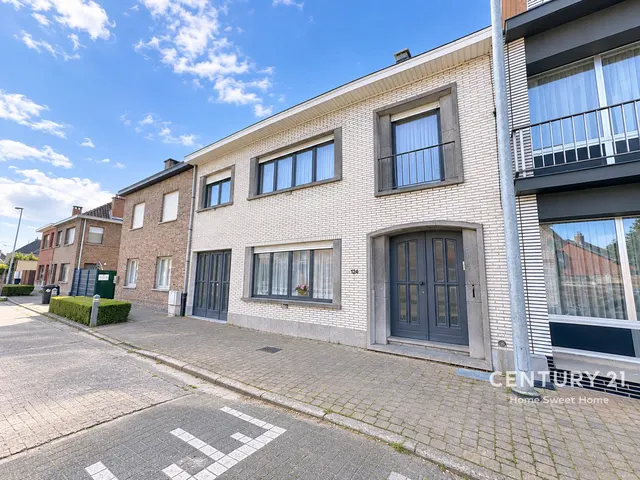 Huis te koop in Denderleeuw – 1/10