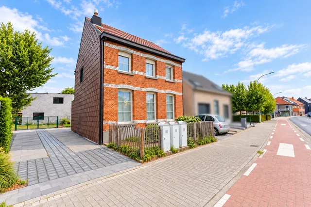huis for sale in Beveren – 1/10