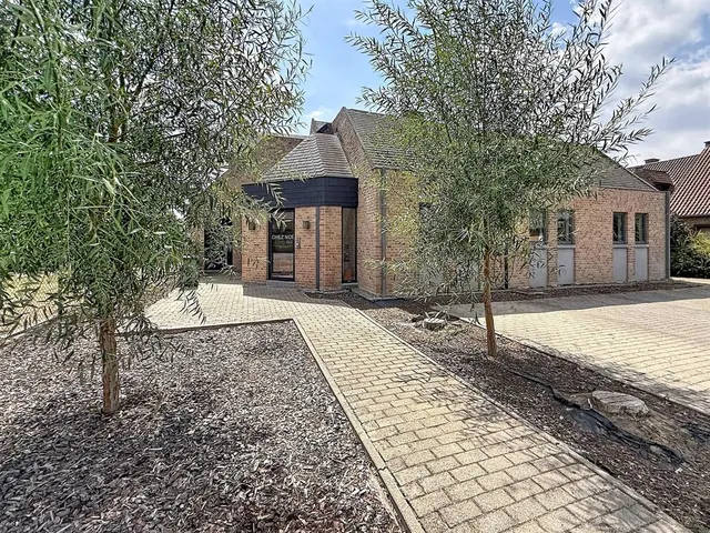 huis met praktijk à vendre à Tienen – 1/10