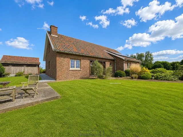 Villa te koop in Elzele – 1/10