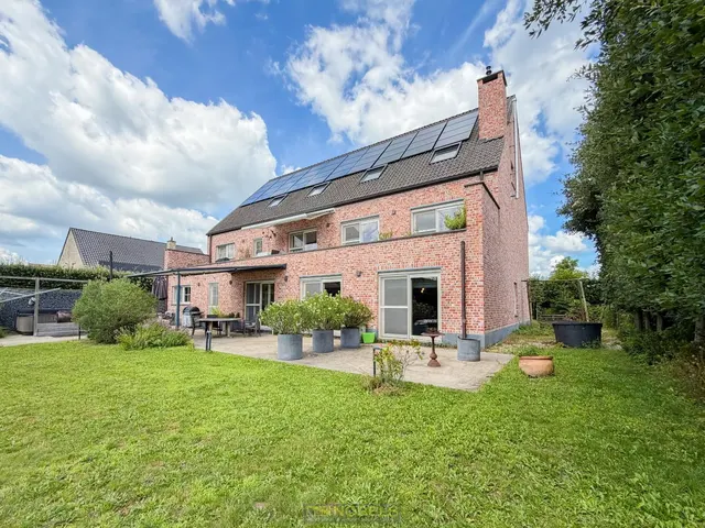 Huis te koop in Kalken – 1/10