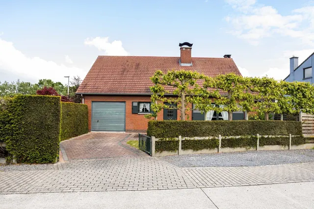 Huis te koop in Wichelen – 1/10