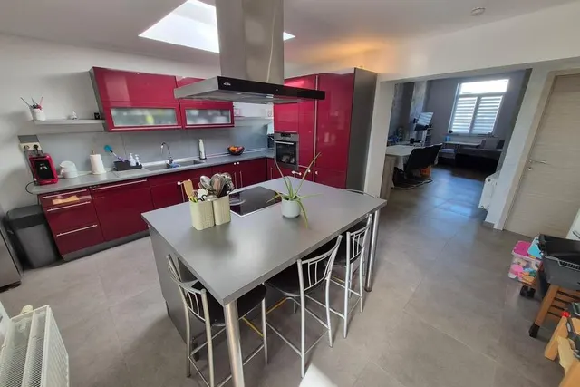 House for sale in Châtelet – 1/4