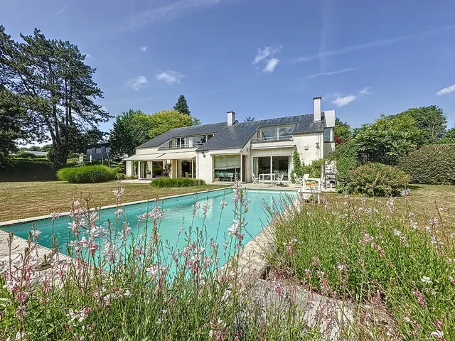 Villa for sale in Rhode-Saint-Genese – 1/10