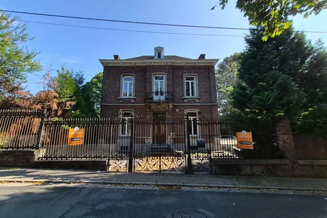 Huis te koop in Lodelinsart – 1/4