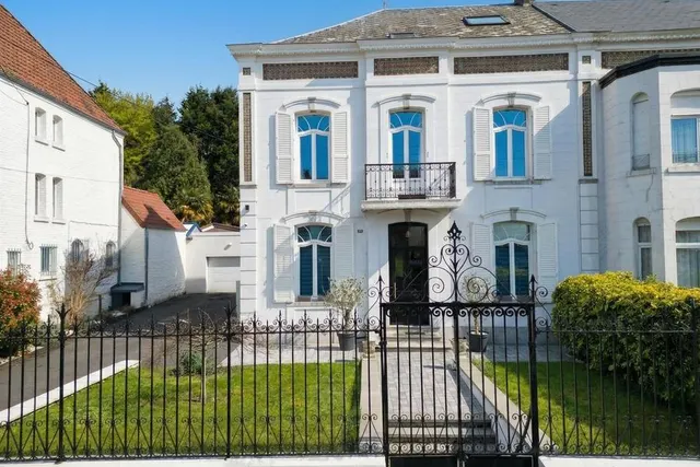 Huis te koop in Erquelinnes – 1/4