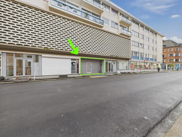 Gesloten garagebox te koop in Doornik – 1/8