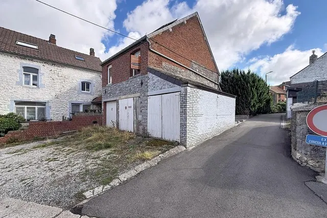 Maison à vendre à Yves-Gomezée – 1/4